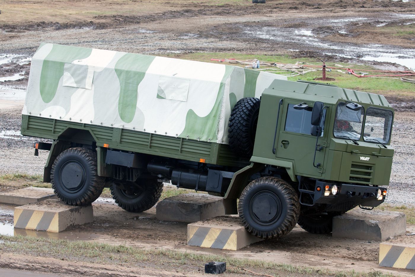 Грузовик МЗКТ-5002